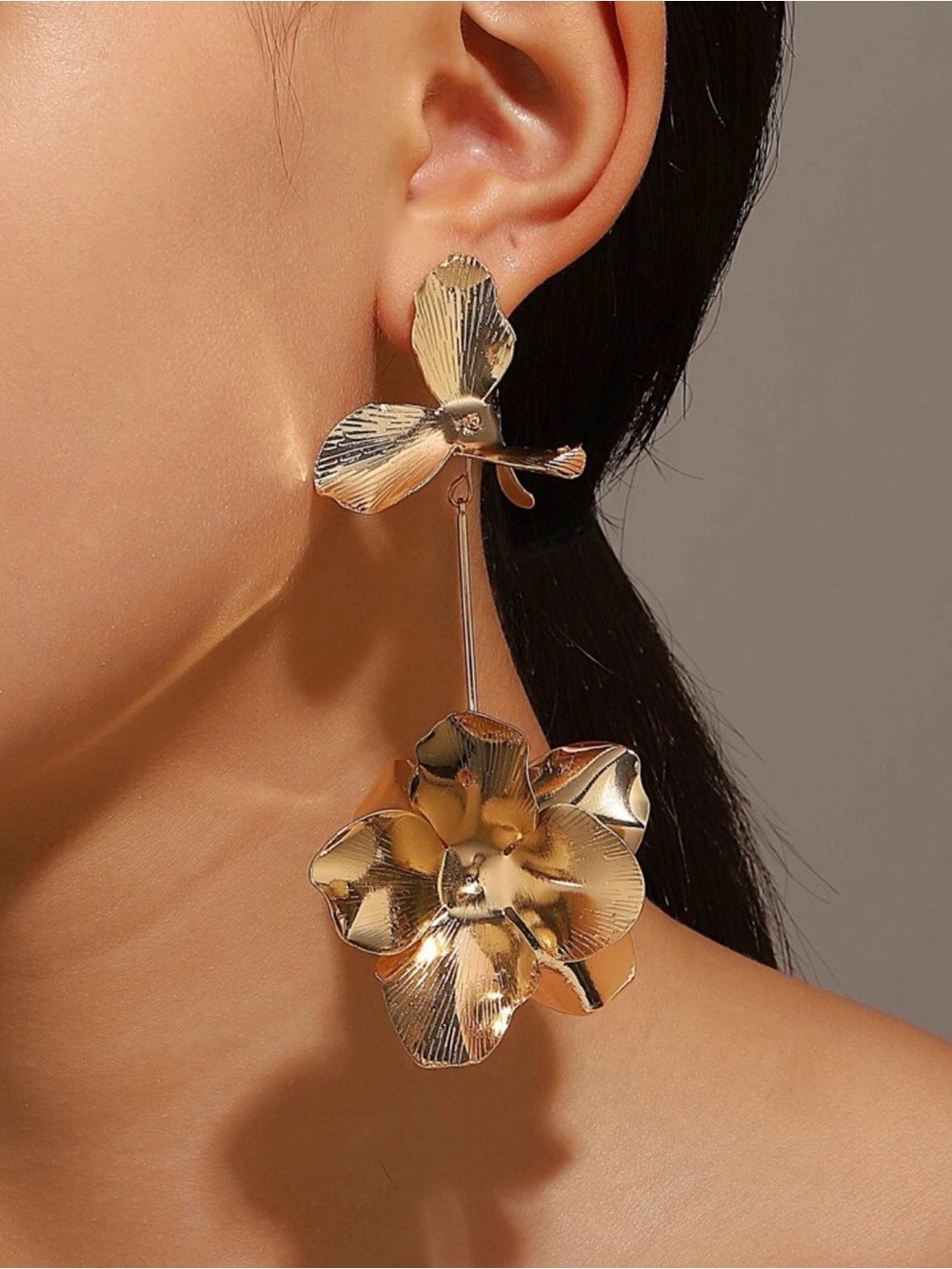 Elegant Gold Floral Drop Earrings - Women Jewelry